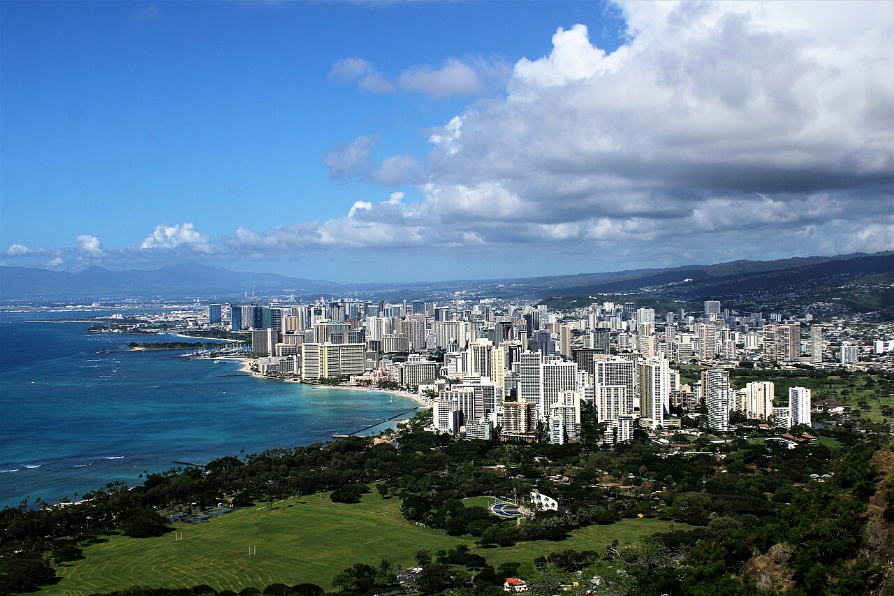 Honolulu, Hawaii, community view accompanying the local property-loss and restoration guide