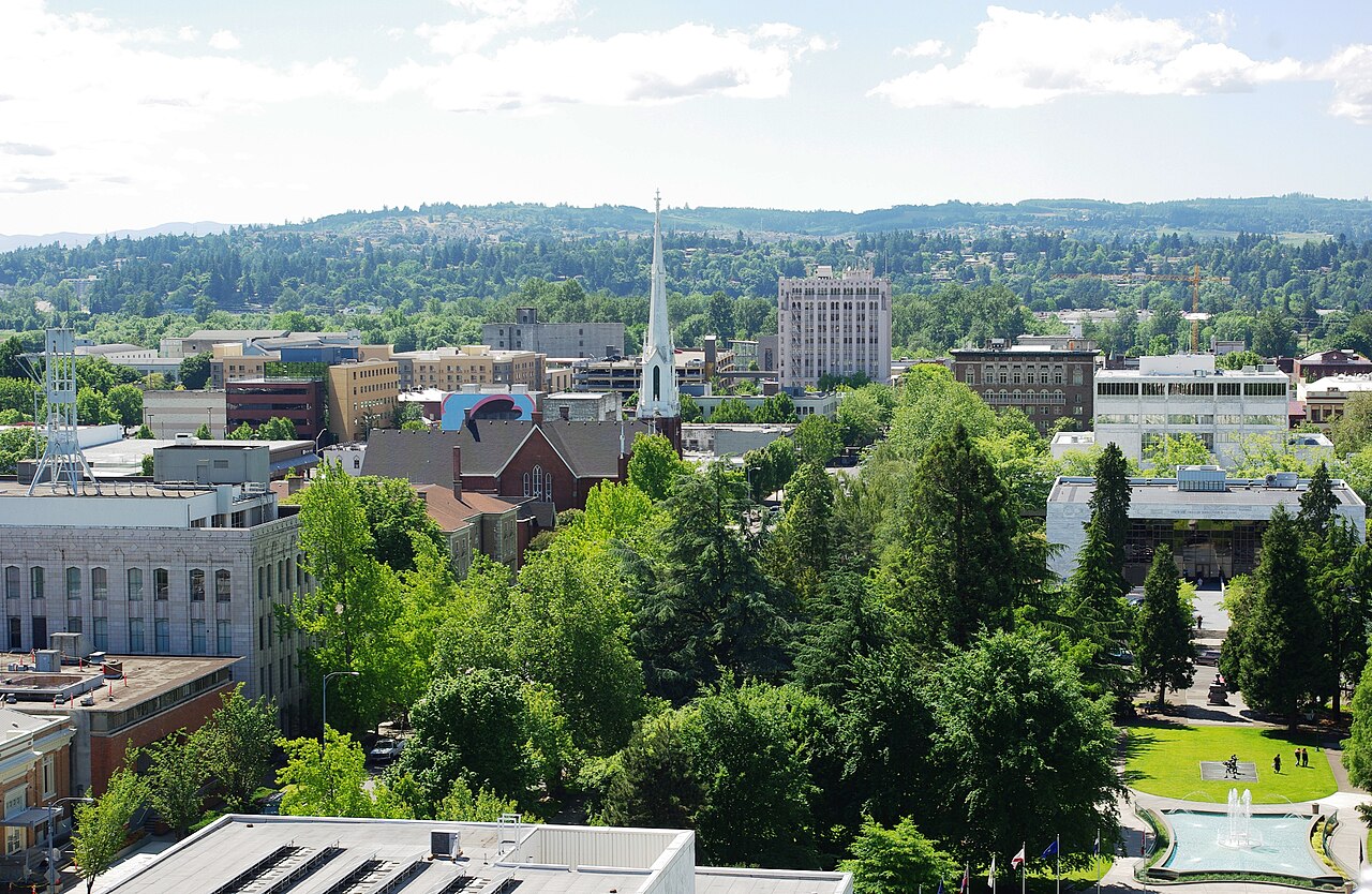 Salem, Oregon, community view accompanying the local property-loss and restoration guide